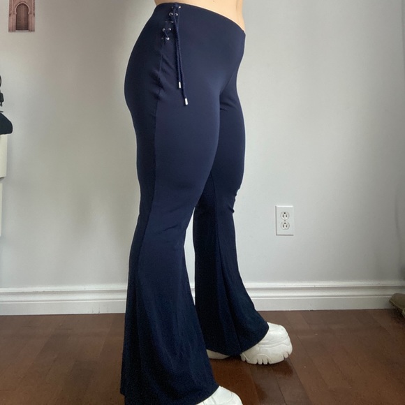 Navy blue Ralph Lauren flares pants with a lace up side detail💙 - Picture 6 of 6